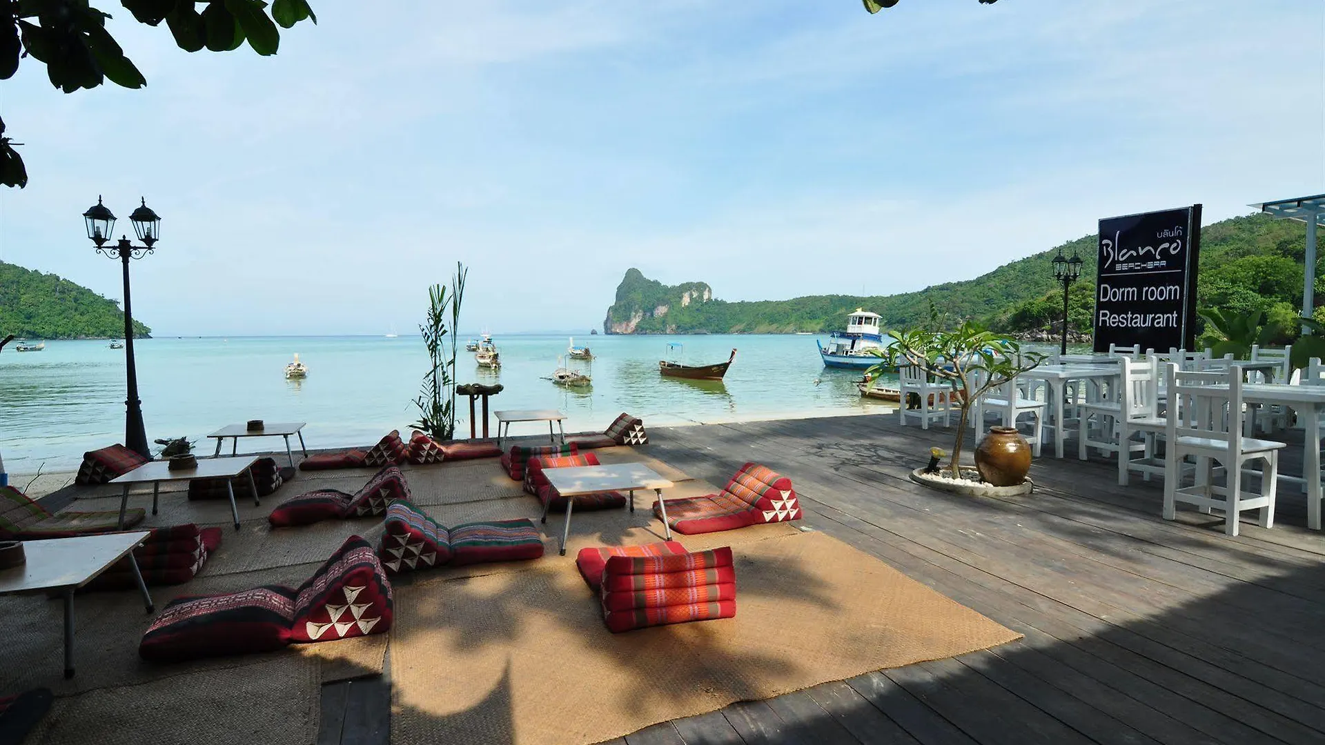 ** Hotel Blanco Dorm Room & Restaurant Ko Phi Phi Thailand