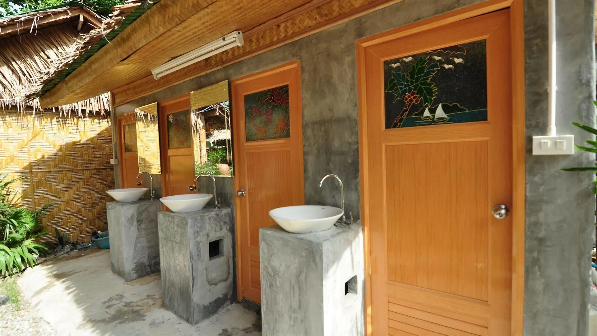 Blanco Dorm Room & Restaurant Ko Phi Phi 2*, Phi Phi Don